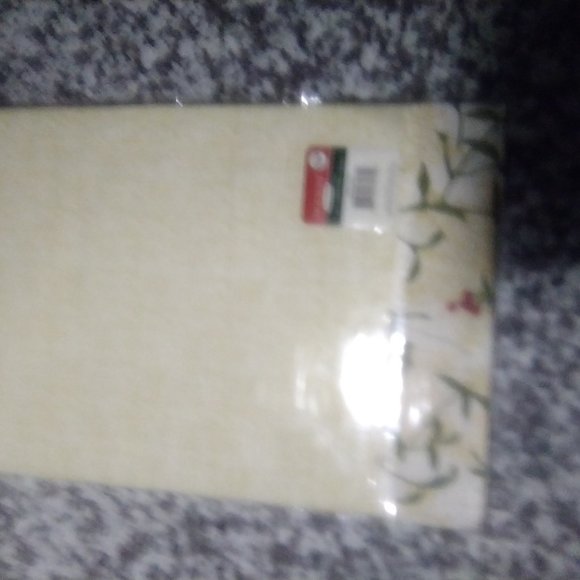 Holiday Table Cloth - Picture 4 of 4